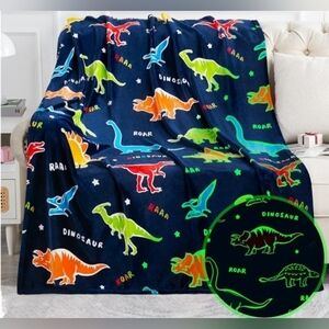 NIB Dino Glow in The Dark Blanket